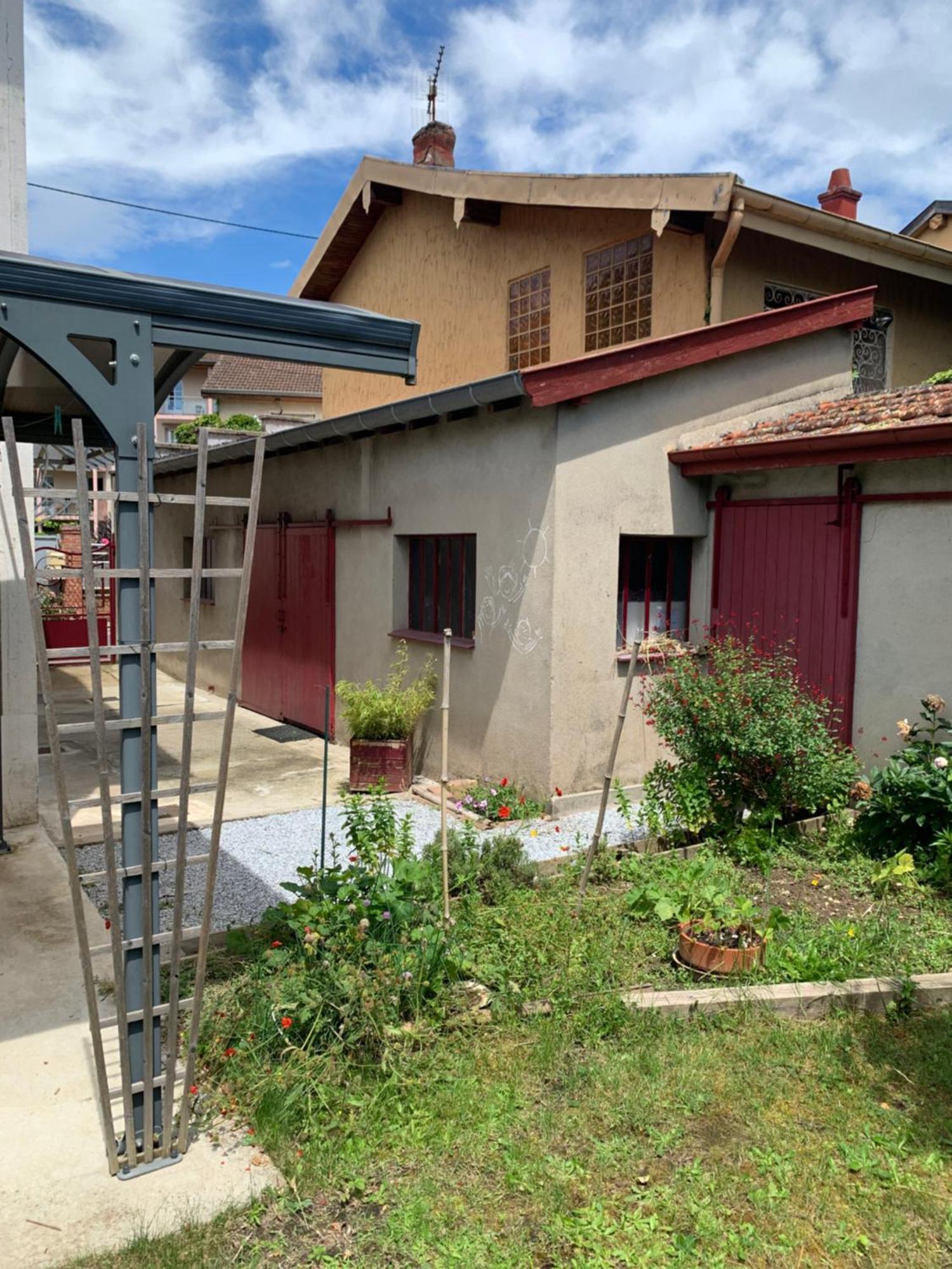 Ibis Rouge Villars-les-Dombes Exterior foto